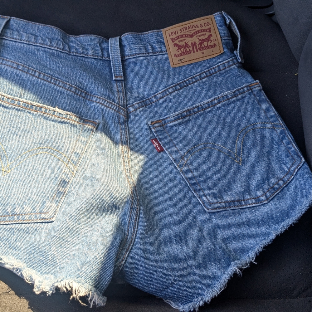 Levi's Blue Jean Shorts Distressed Denim Casual - Picture 2 of 2